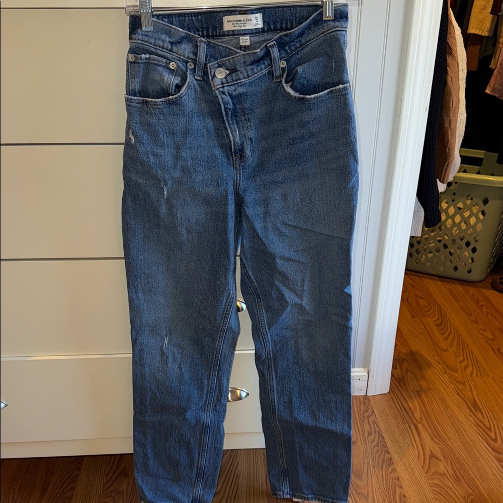 Abercrombie & Fitch Curve Love 90s Straight Leg Jeans